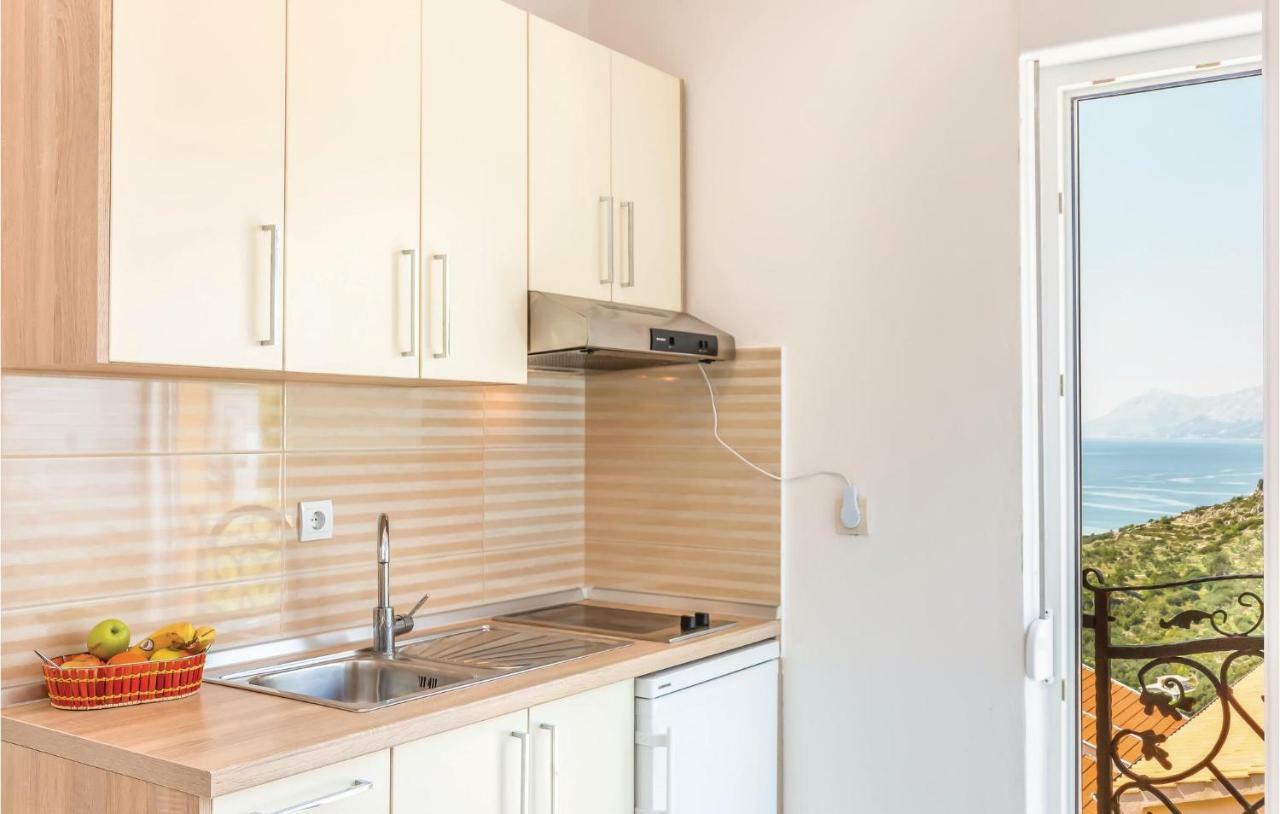 Nice Studio In Krvavica With Kitchen Eksteriør bilde